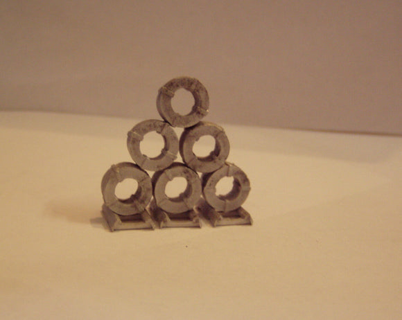 M57 (2) Steel coils small (6) plus dunnage  - N GAUGE -