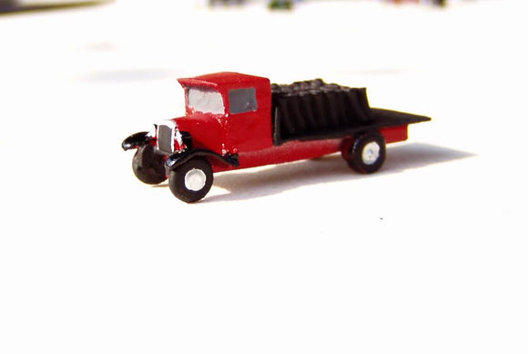 X28 Bedford coal lorry with load (intro. 1931) - N GAUGE -